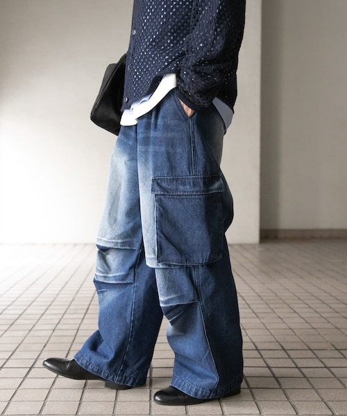 SENSE OF PLACE by URBAN RESEARCH（センスオブプレイスバイアーバンリサーチ）の「デニムカーゴパンツ（デニムパンツ・メンズ・BLUE/BLACK・M/L）」の2枚目の写真