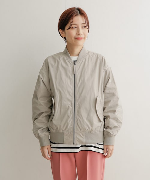 URBAN RESEARCH DOORS（アーバンリサーチドアーズ）の「MA-1コンパクトジャケット（MA-1・レディース・KHAKI/L/GRAY・1）」の14枚目の写真