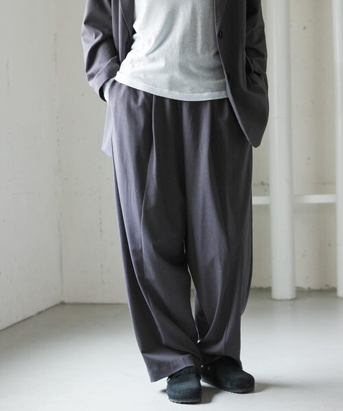 URBAN RESEARCH DOORS（アーバンリサーチドアーズ）の「FORK&SPOON　TRシームコクーンパンツ（その他パンツ・レディース・CHARCOAL/NAVY・1/2）」の10枚目の写真