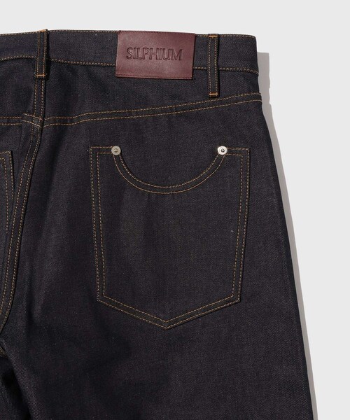 ADAM ET ROPE'(アダムエロペ)の「【SILPHIUM/シルフィウム】CORE DENIM(デニムパンツ・メンズ・ブラック/ネイビー・30/32/34)」の11枚目の写真