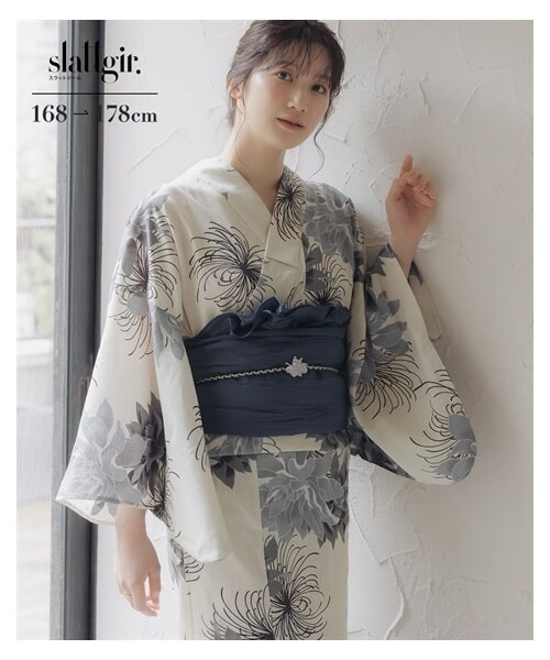 nissen（ニッセン）の「高身長　花柄ゆかた２点セット（ゆかた＋へこ帯）（トールサイズ）（浴衣・レディース・アイボリー系/黒系・MTT・LTT）」の3枚目の写真