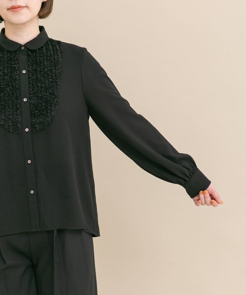 URBAN RESEARCH ROSSO（アーバンリサーチロッソ）の「『WEB/一部店舗限定』フロントレース切替ブラウス（シャツ/ブラウス・レディース・OFF/BLACK・Free）」の20枚目の写真