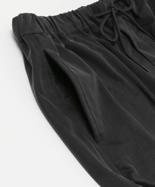 URBAN RESEARCH（アーバンリサーチ）の「『洗濯可』WASHABLE CUPRO SHORTS（その他パンツ・メンズ・BLACK/BROWN/KHAKI・M/L）」の12枚目の写真
