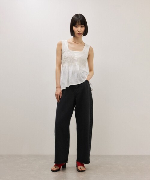 ADAM ET ROPE'(アダムエロペ)の「【NEEDBY for ADAM ET ROPE'】別注 ANGIE(デニムパンツ・レディース・ブラック/ブルー・23/24/25/26)」の11枚目の写真
