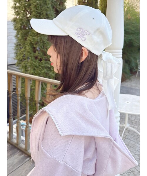 dazzlin（ダズリン）の「【UV】バックリボンロゴシシュウキャップ（キャップ・レディース・オフホワイト/アイボリー/ネイビー・F）」の3枚目の写真
