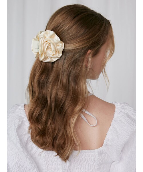 CALNAMUR（カルナムール）の「ROSE HAIR CLIP/ローズヘアクリップ（バレッタ/ヘアクリップ・レディース・ライトイエロー/ピンク・F）」の5枚目の写真