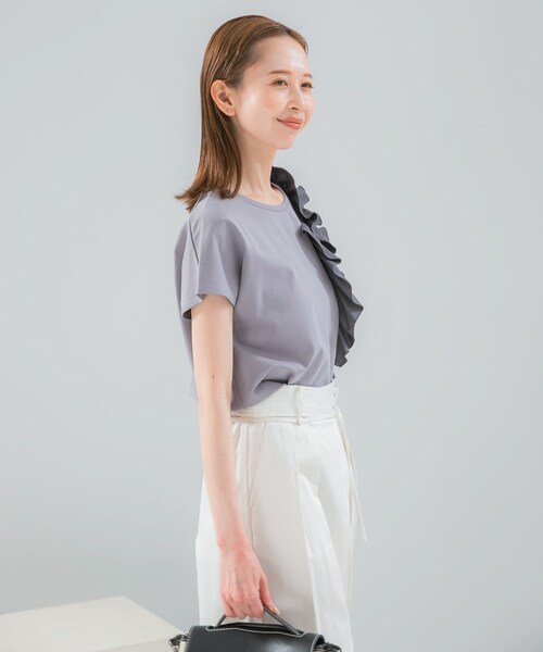 URBAN RESEARCH ROSSO（アーバンリサーチロッソ）の「フリルドッキングTEEブラウス（Tシャツ/カットソー・レディース・OFF WHITE/GRAY/BLACK・Free）」の22枚目の写真