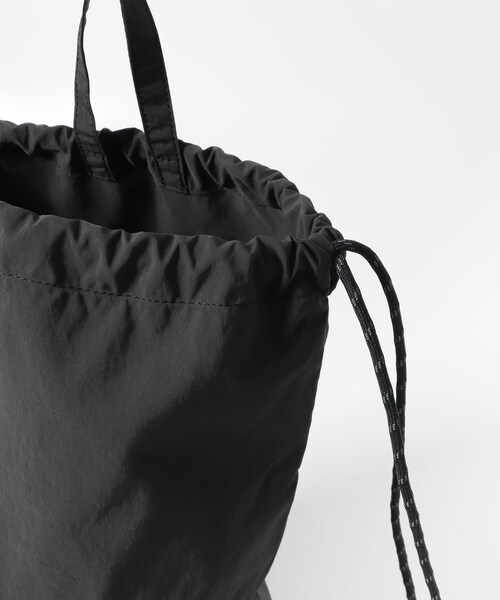 SMELLY（スメリー）の「ドロストポケットナップサック（バックパック/リュック・レディース・BLK/GRY・-）」の14枚目の写真