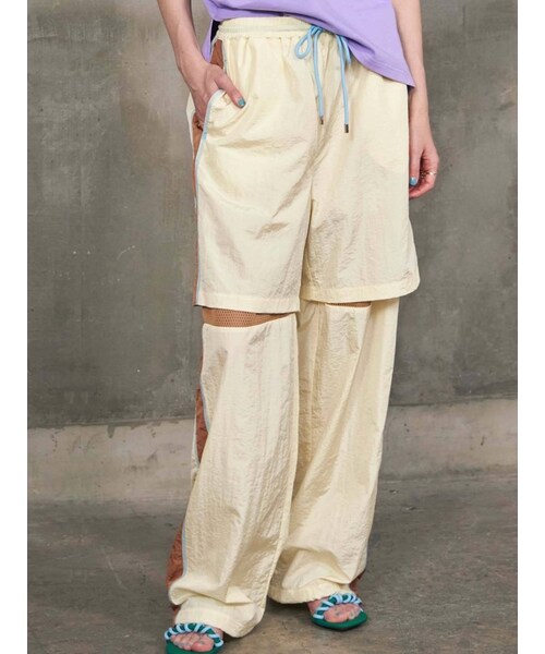 PAMEO POSE（パメオポーズ）の「【TRAPEZE】Nylon Shaka Pants（その他パンツ・レディース・ホワイト/ブラック/イエロー/パープル・S/L）」の4枚目の写真