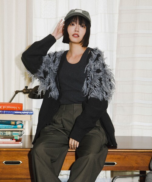 KBF(ケイビーエフ)の「ジャガードフリンジカーディガン(カーディガン/ボレロ・レディース・BLUE/IVORY/KHAKI/BLACK・one)」の18枚目の写真