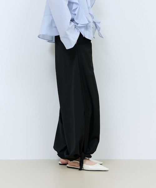 ADAM ET ROPE'（アダムエロペ）の「【WEB限定】サイドスリットパンツ（その他パンツ・レディース・ブラック/ベージュ系・34/36/38）」の18枚目の写真