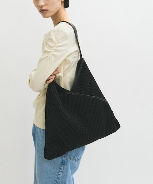 ADAM ET ROPE'(アダムエロペ)の「メッシュワンショルダーバッグ(ショルダーバッグ・レディース・ブラック/ベージュ・F)」の1枚目の写真