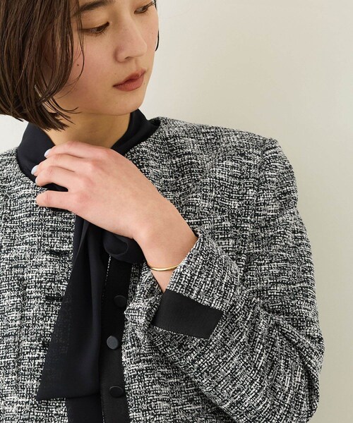 ROPE'(ロペ)の「ツイードノーカラージャケット(ノーカラージャケット・レディース・ブラック系/ターコイズ・36/38)」の6枚目の写真