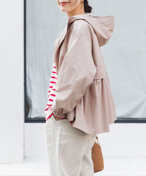 URBAN RESEARCH DOORS（アーバンリサーチドアーズ）の「撥水バックギャザーフードジャケット（テーラードジャケット・レディース・BEIGE/PINKBEIGE/NAVY・Free）」の6枚目の写真