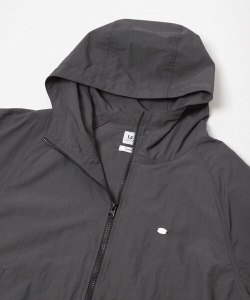 URBAN RESEARCH（アーバンリサーチ）の「『別注』La Hutte×URBAN RESEARCH　ナイロンブルゾン（ブルゾン・レディース・IVORY/BROWN/CHARCOAL・Free）」の21枚目の写真