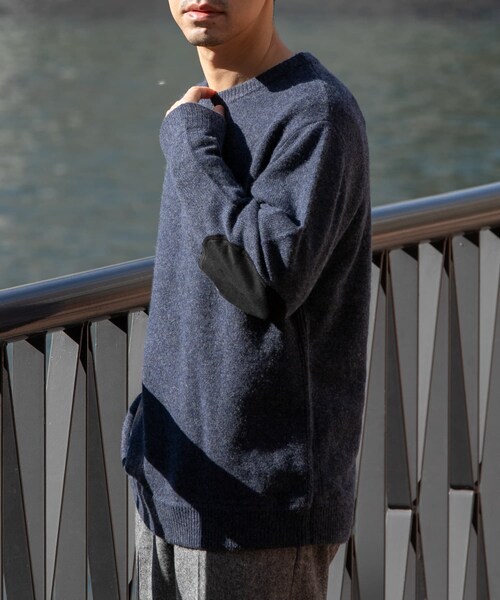 URBAN RESEARCH ROSSO（アーバンリサーチロッソ）の「『XLサイズあり』ハミルトンラムズウールエルボーパッチニット（ニット/セーター・メンズ・BLACK/BEIGE/GREIGE/NAVY/BLUE/WHITE/CHARCOAL・S/M/L/XL）」の7枚目の写真