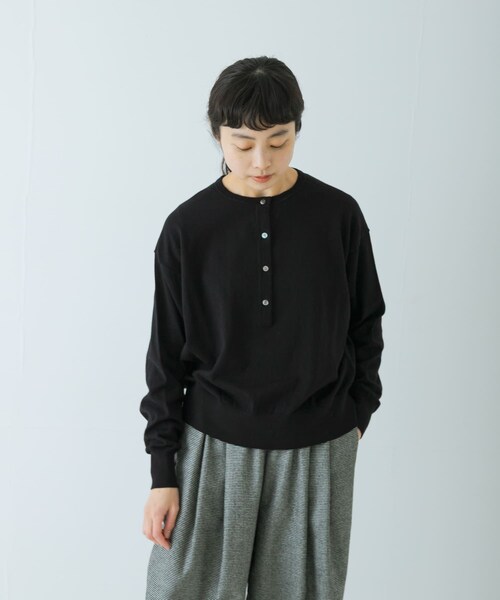 かぐれ（カグレ）の「コットンカシミヤヘンリーネックニット（ニット/セーター・レディース・YELLOW/GREEN/BLACK・Free）」の9枚目の写真