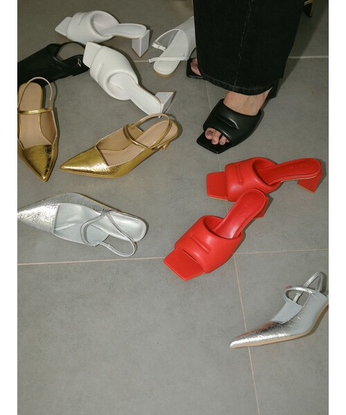 ELENDEEK（エレンディーク）の「CUSHION SANDAL（サンダル・レディース・オフホワイト/ブラック/レッド・37/38）」の19枚目の写真