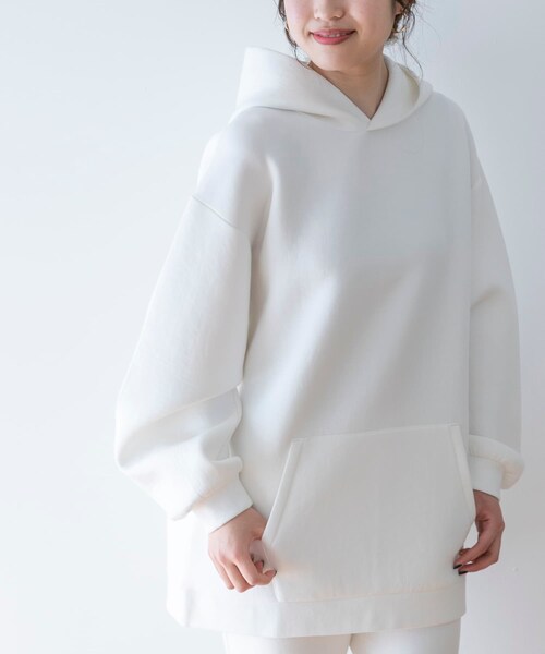 ITEMS URBANRESEARCH（アイテムズ アーバンリサーチ）の「ダンボールニットBIGパーカー（パーカー・レディース・LIGHT BLUE/WHITE/BLACK・one）」の8枚目の写真