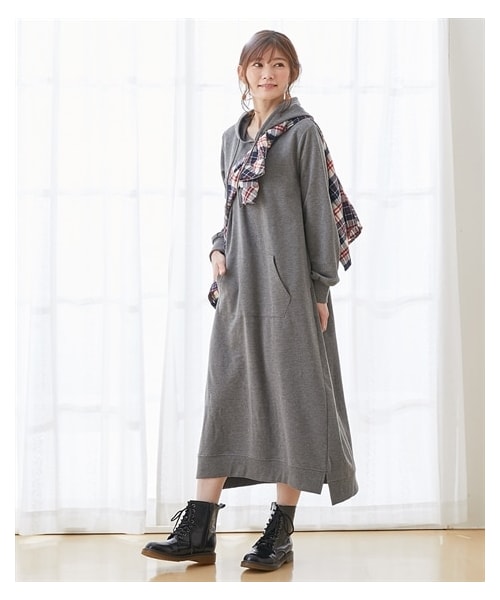 nissen（ニッセン）の「【産前・産後　授乳服】綿混スウェット　マタニティマキシ丈パーカーワンピース（マタニティウェア/グッズ・レディース・チャコール/【移行済】ブルーグレー/モカ/【移行済】杢グレー/ダークグリーン/グレージュ/イエローベージュ/ボルドー/ネイビー/ダークブラウン・マタニティM/マタニティL/マタニティLL/マタニティ3L/マタニティ4L/マタニティ5L/マタニティ6L）」の5枚目の写真