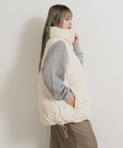 THE GOODLAND MARKET（ザグッドランドマーケット）の「KWD　STAND COLLAR DOWN VEST（その他アウター・レディース・Ivory/Black・one）」の7枚目の写真