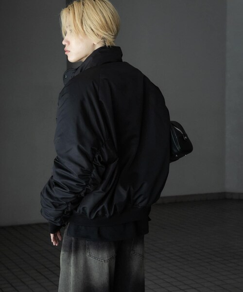 SENSE OF PLACE by URBAN RESEARCH（センスオブプレイスバイアーバンリサーチ）の「『ユニセックス』ナイロンギャザースタンドブルゾン（テーラードジャケット・メンズ・GRAY/BLACK/OLIVE・M/L）」の8枚目の写真