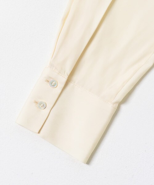 URBAN RESEARCH(アーバンリサーチ)の「レギュラーカラーシルキーシャツ(Tシャツ/カットソー・レディース・OFF/L.BEIGE・FREE)」の12枚目の写真