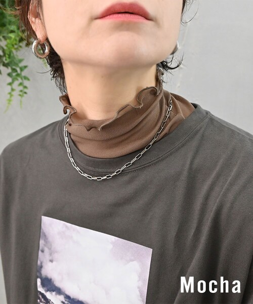 Sheson(シーズン)の「シアーメロウタートルネック(Tシャツ/カットソー・レディース・アイボリー/グリーン/オレンジ/ブラウン/ブラック/モカ/ピンク/ブルー/イエロー・F)」の4枚目の写真