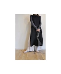 -- | スリットワンピース(ワンピース)