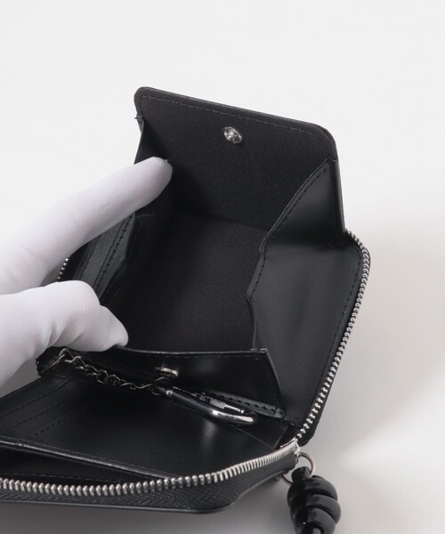 KBF（ケイビーエフ）の「カラビナ付きスリムウォレット（財布・レディース・SILVER/BLACK・One）」の8枚目の写真