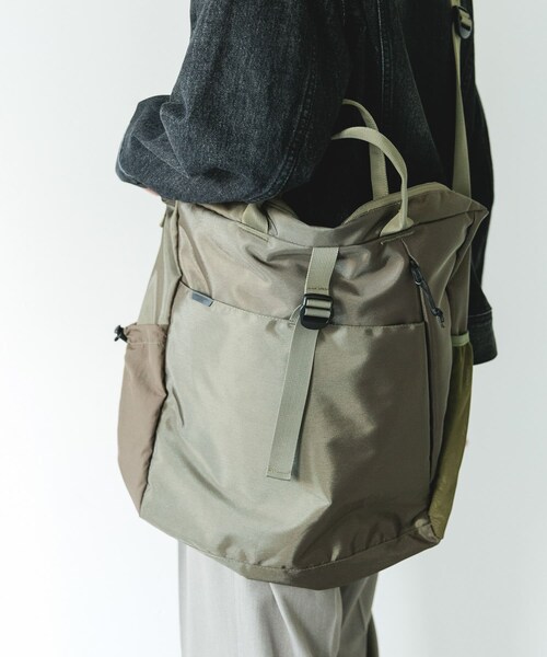 URBAN RESEARCH DOORS（アーバンリサーチドアーズ）の「2WAYトートバッグ（トートバッグ・メンズ・BLACK/OLIVE・-）」の3枚目の写真