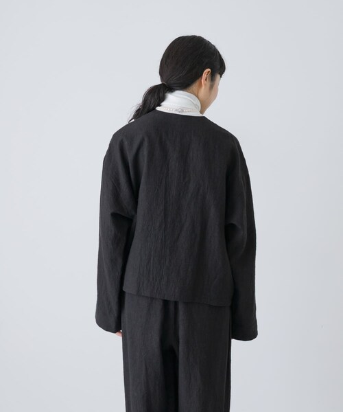 かぐれ(カグレ)の「リネンラミーノーカラージャケット(ノーカラージャケット・レディース・CHARCOAL/BLACK・Free)」の4枚目の写真