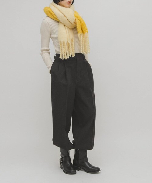 KBF（ケイビーエフ）の「ビッグフリンジバイカラーストール（マフラー・レディース・YELLOW/RED/BLACK・One）」の18枚目の写真