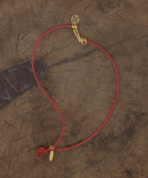 ADAM ET ROPE'(アダムエロペ)の「【J'aDoRe・一部店舗限定】【Sapir Bachar(サピア バハール)】GOLD EARTH MINI SCARLET LEATHER NECKLACE(ネックレス・レディース・レンガ系・F)」の3枚目の写真