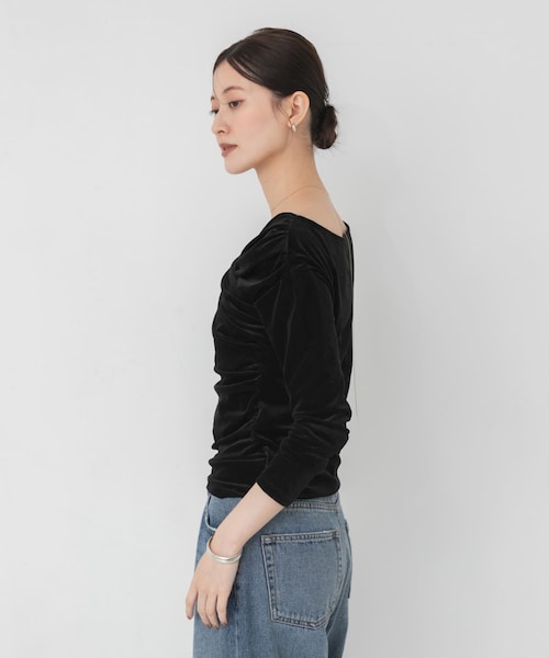 URBAN RESEARCH(アーバンリサーチ)の「ベロアオフショルドレープカットソー(Tシャツ/カットソー・レディース・OFF WHITE/BLACK・Free)」の14枚目の写真