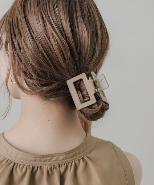 SMELLY（スメリー）の「スクエアマットカラーバンス（バレッタ/ヘアクリップ・レディース・BEG/BLU・-）」の3枚目の写真