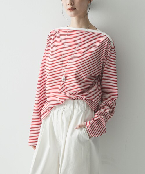 URBAN RESEARCH(アーバンリサーチ)の「マルチボーダー2WAYカットソー(Tシャツ/カットソー・レディース・RED/BEIGE/OFF WHITE・Free)」の4枚目の写真