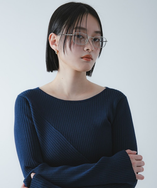 SENSE OF PLACE by URBAN RESEARCH(センスオブプレイスバイアーバンリサーチ)の「『洗濯可/防花粉』SKINProofアシメヘムボートネックセーター(ニット/セーター・レディース・CHARCOAL/IVORY/NAVY/PINK・One)」の3枚目の写真