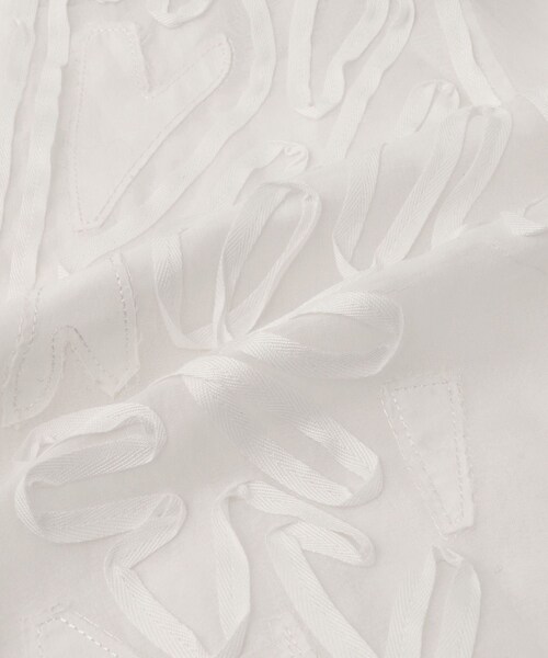 ADAM ET ROPE'(アダムエロペ)の「【EMOELLE】ステッチエンブロイダリーブラウス(シャツ/ブラウス・レディース・ホワイト/キナリ/ブラック/オフホワイト・F)」の21枚目の写真