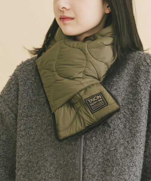 ITEMS URBANRESEARCH（アイテムズ アーバンリサーチ）の「TAION　Reversible Down Scarf（マフラー・メンズ・BLK/G.BEIGE/D.OLIVE/D.NAVY/PAINT CAMO・-0）」の3枚目の写真