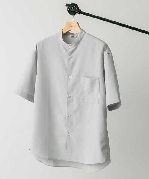 URBAN RESEARCH DOORS（アーバンリサーチドアーズ）の「『XLサイズ/WEB限定』『吸水速乾』セオアルファバンドカラーショートスリーブ シャツ（シャツ/ブラウス・メンズ・BLUE/L.GRAY/CHARCOAL/STRIPE・M/L/XL）」の19枚目の写真