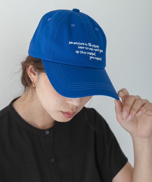 URBAN RESEARCH Sonny Label（アーバンリサーチサニーレーベル）の「エンブロイダリーメッセージキャップ（キャップ・レディース・イエローベージュ/ブルー/レッドブラウン・One）」の12枚目の写真