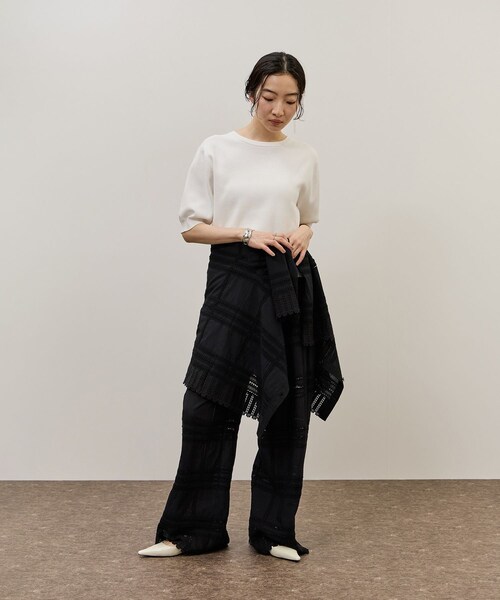 ADAM ET ROPE'(アダムエロペ)の「2WAYキーネックハーフスリーブニット/接触冷感(ニット/セーター・レディース・ホワイト/ダークブラウン/レッド・F)」の6枚目の写真