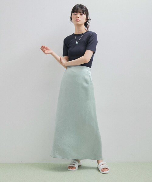 ADAM ET ROPE'（アダムエロペ）の「リキッドサテンスカート（スカート・レディース・ブラック/キナリ/サックス・36/38）」の7枚目の写真