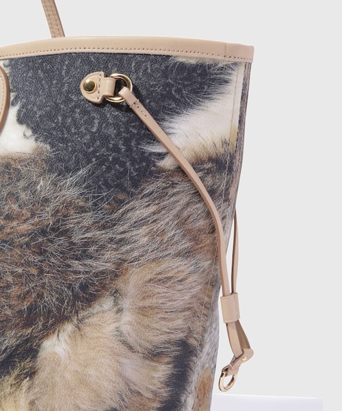 ADAM ET ROPE'（アダムエロペ）の「【TOLQ/トルク】Printed Hand Bag（トートバッグ・メンズ・キャメル系・F）」の5枚目の写真