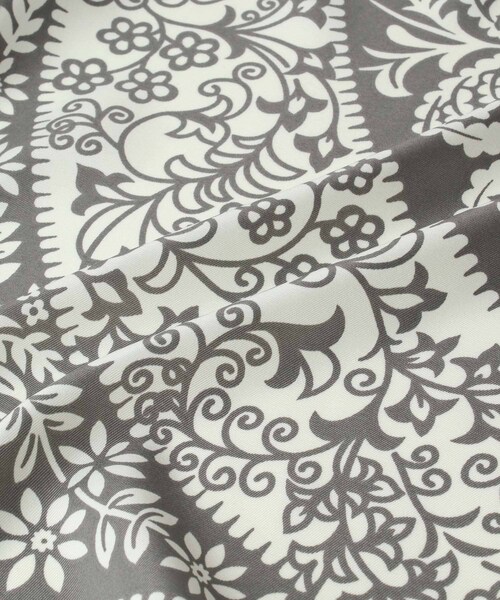 URBAN RESEARCH DOORS（アーバンリサーチドアーズ）の「ボタニカル柄スカーフ（バンダナ/スカーフ・レディース・GRAY/GREEN/ORANGE・One/one）」の6枚目の写真