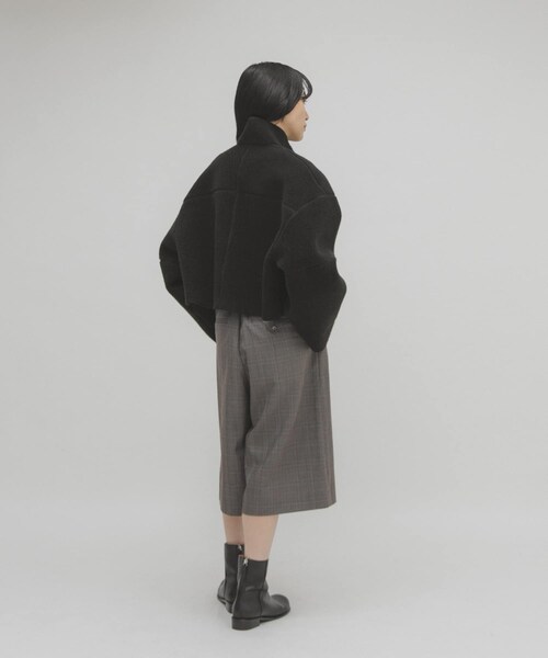 KBF（ケイビーエフ）の「リバーシブルボアジャケット（テーラードジャケット・レディース・BEIGE/BLACK・One）」の10枚目の写真