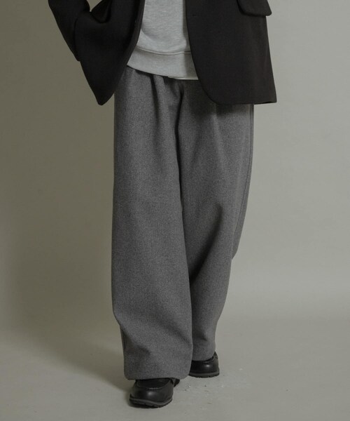 SENSE OF PLACE by URBAN RESEARCH（センスオブプレイスバイアーバンリサーチ）の「ジャージメルトンタックワイドパンツ（その他パンツ・メンズ・BLACK/CHARCOAL/L.GRAY・M/L）」の2枚目の写真