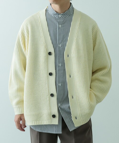 ITEMS URBANRESEARCH(アイテムズ アーバンリサーチ)の「ワッフル編み Vネックニットカーディガン(カーディガン/ボレロ・メンズ・MOC/OFF/BLK/CHA/OLV・S/M/L)」の8枚目の写真