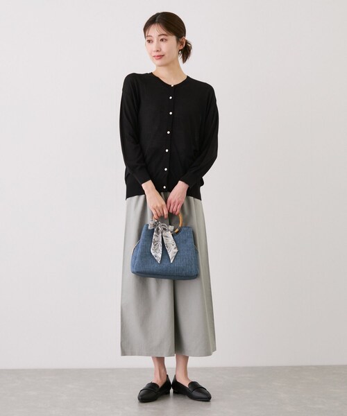 Jayro(ジャイロ)の「ドロップショルダークルーネックカーディガン(ニット/セーター・レディース・ブラック/ホワイト/ホワイト系/ネイビー/ブルー/ブルー系/オレンジ系/イエロー・M)」の13枚目の写真